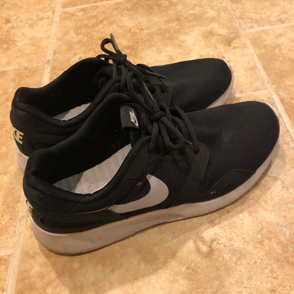 Nike running shoes // size 7.5 w